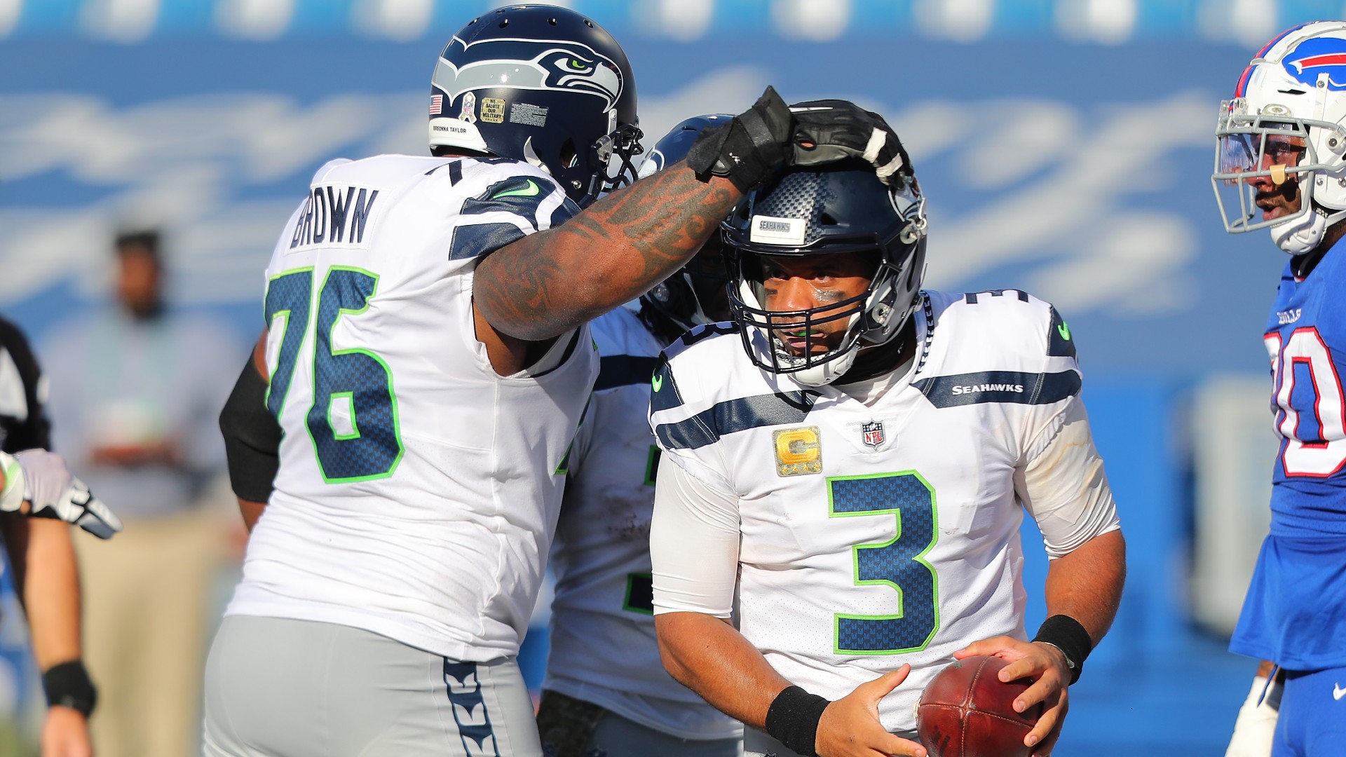 Russell Wilson Weighs In On Seahawks Contract Dispute With Duane Brown We Need Left Tackle On Field Sportsbugz